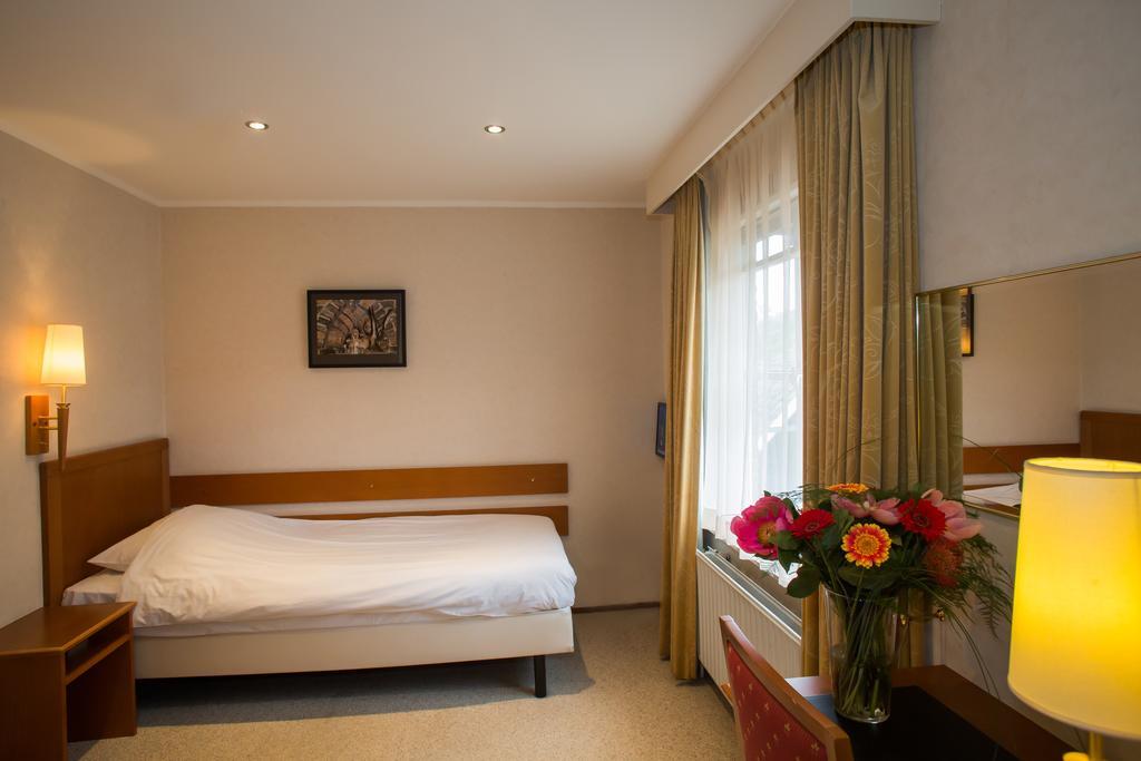 Landhotel De Hoofdige Boer Алмен Екстериор снимка