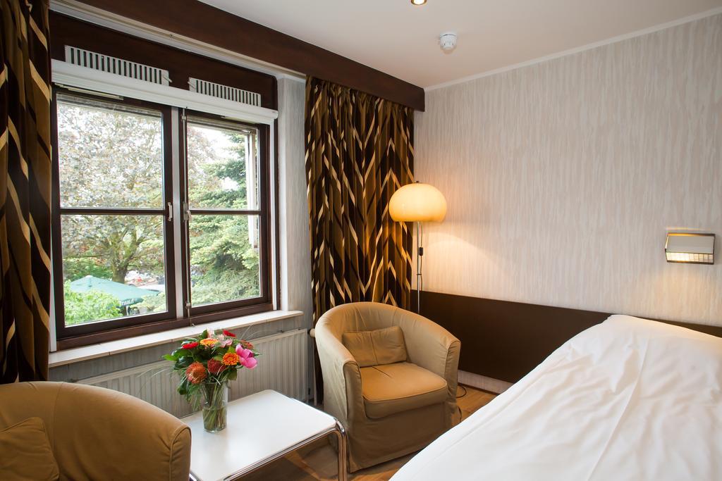 Landhotel De Hoofdige Boer Алмен Екстериор снимка