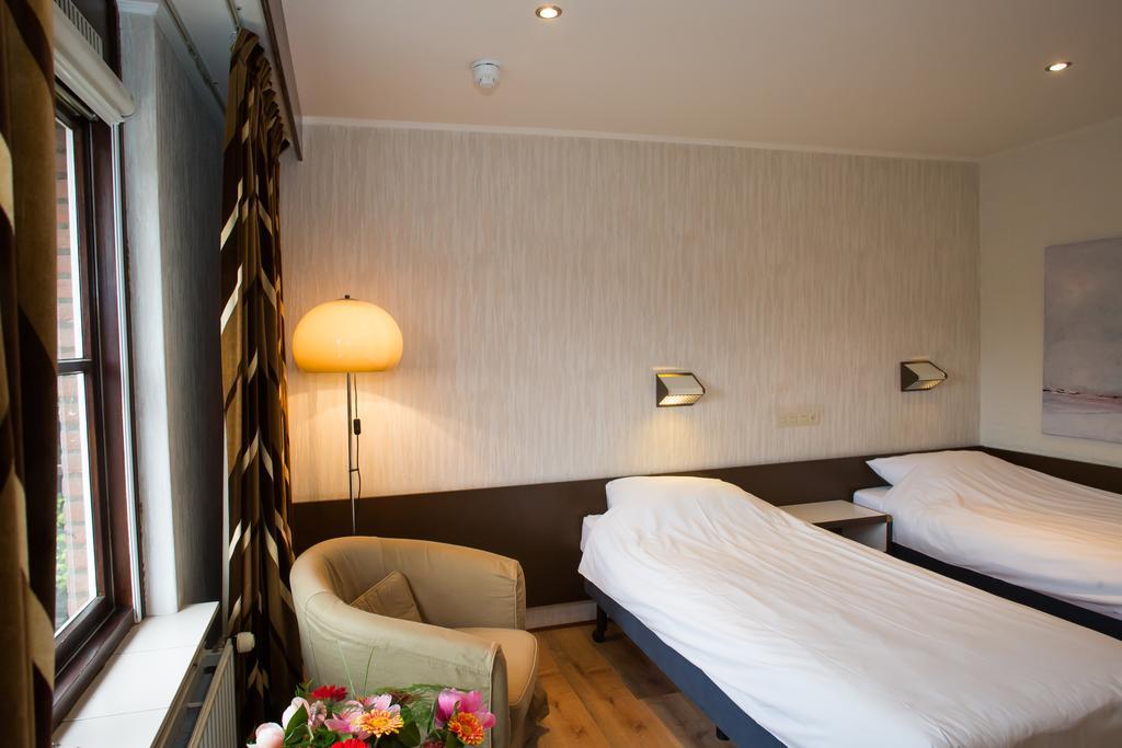 Landhotel De Hoofdige Boer Алмен Екстериор снимка