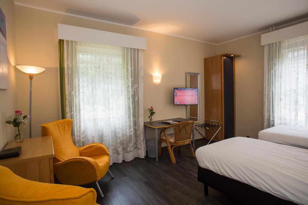 Landhotel De Hoofdige Boer Алмен Екстериор снимка