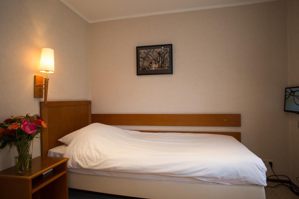 Landhotel De Hoofdige Boer Алмен Екстериор снимка